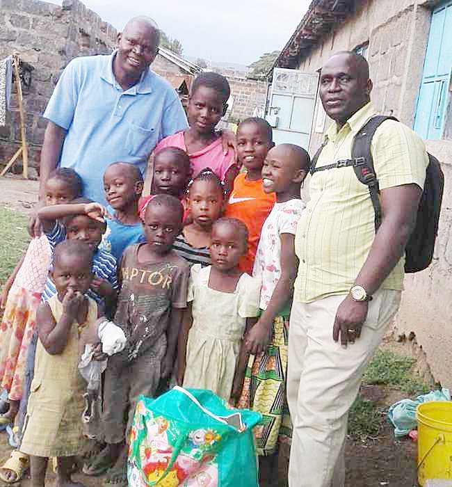 HOCAN DIstributing Food in Nakuru